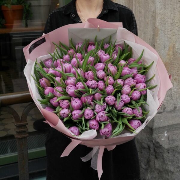 A bouquet of purple tulips
