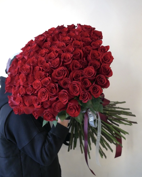 101 king size red roses long