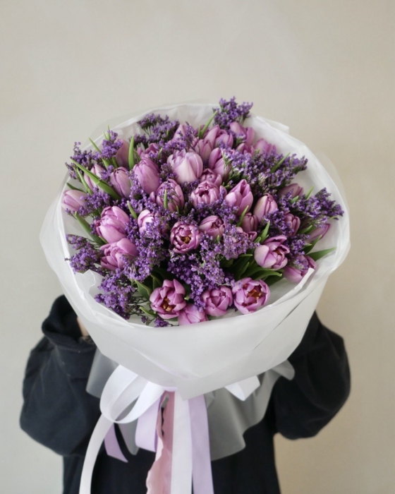 tulipan i limonium medium