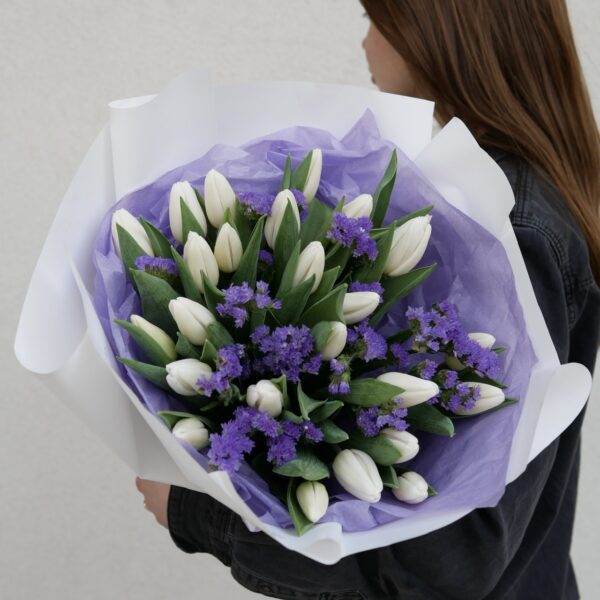 Bouquet of tulips with limonium
