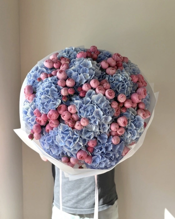 Pink and blue grande