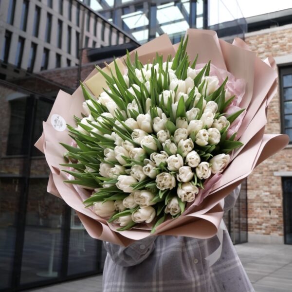 białe tulipany bukiet na 8 marca warszawa
