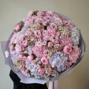 Bukiet Serene Blooms tlo