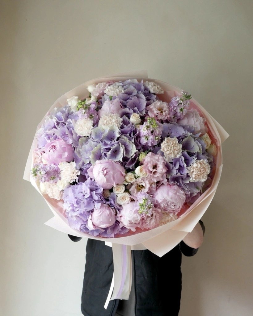 Serene blooms tlo-1