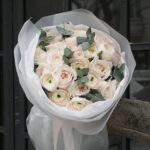 bukiet na walentynki, dostawa na terenie Warszawy, ranunculus, róża
