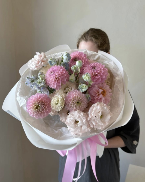 Bukiet trio [Dahlia, Lisianthus, Delphinium]