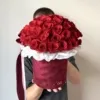 Czerwone róże w bordowym pudełku 45