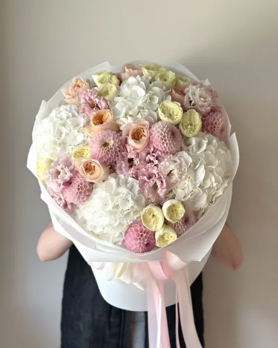 Bukiet Buttercream & Blush medium