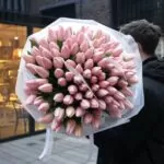 bukiet tulipanów brzoskwiniowych