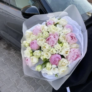 wiosenny bukiet z piwonią